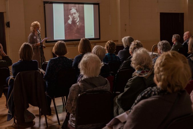 photo of Gerri Kimber addressing the audience
